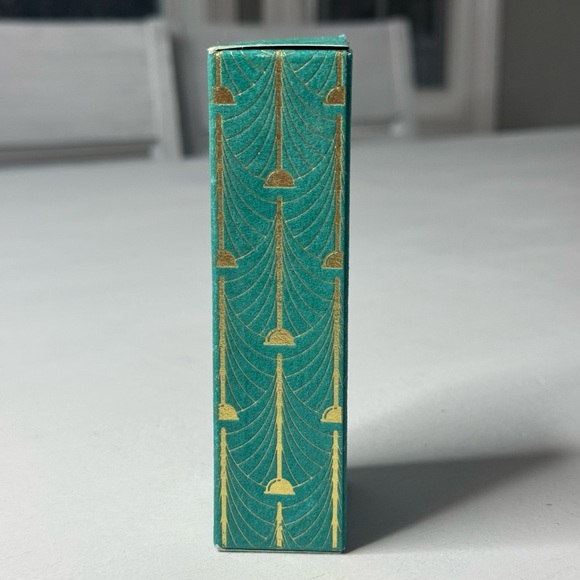 Poo-Pourri Toilet Spray Limited Edition Scent Toilet Tidings Scent 2 fl oz - Picture 9 of 14